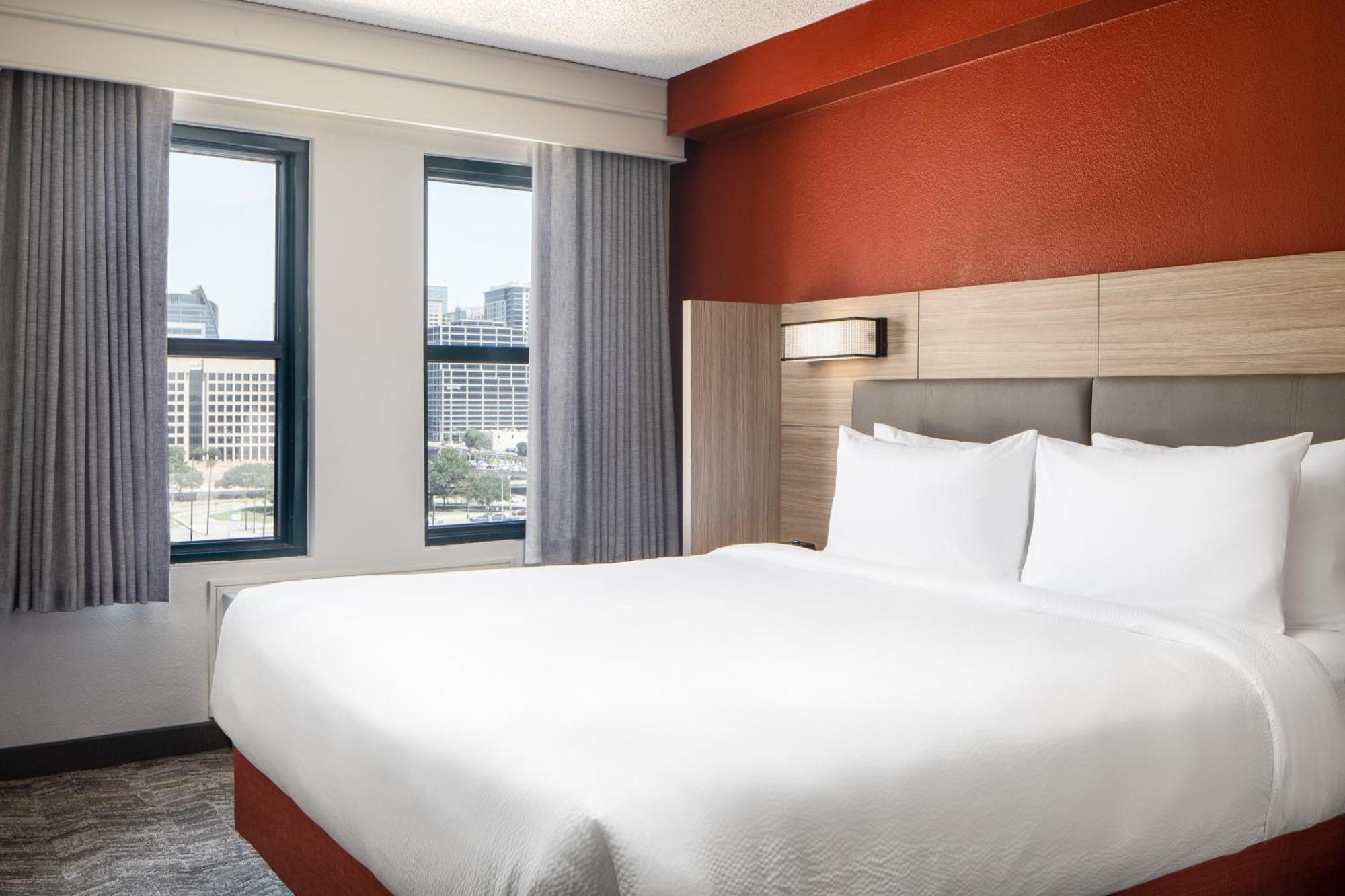 Springhill Suites By Marriott Dallas Downtown / West End Bagian luar foto