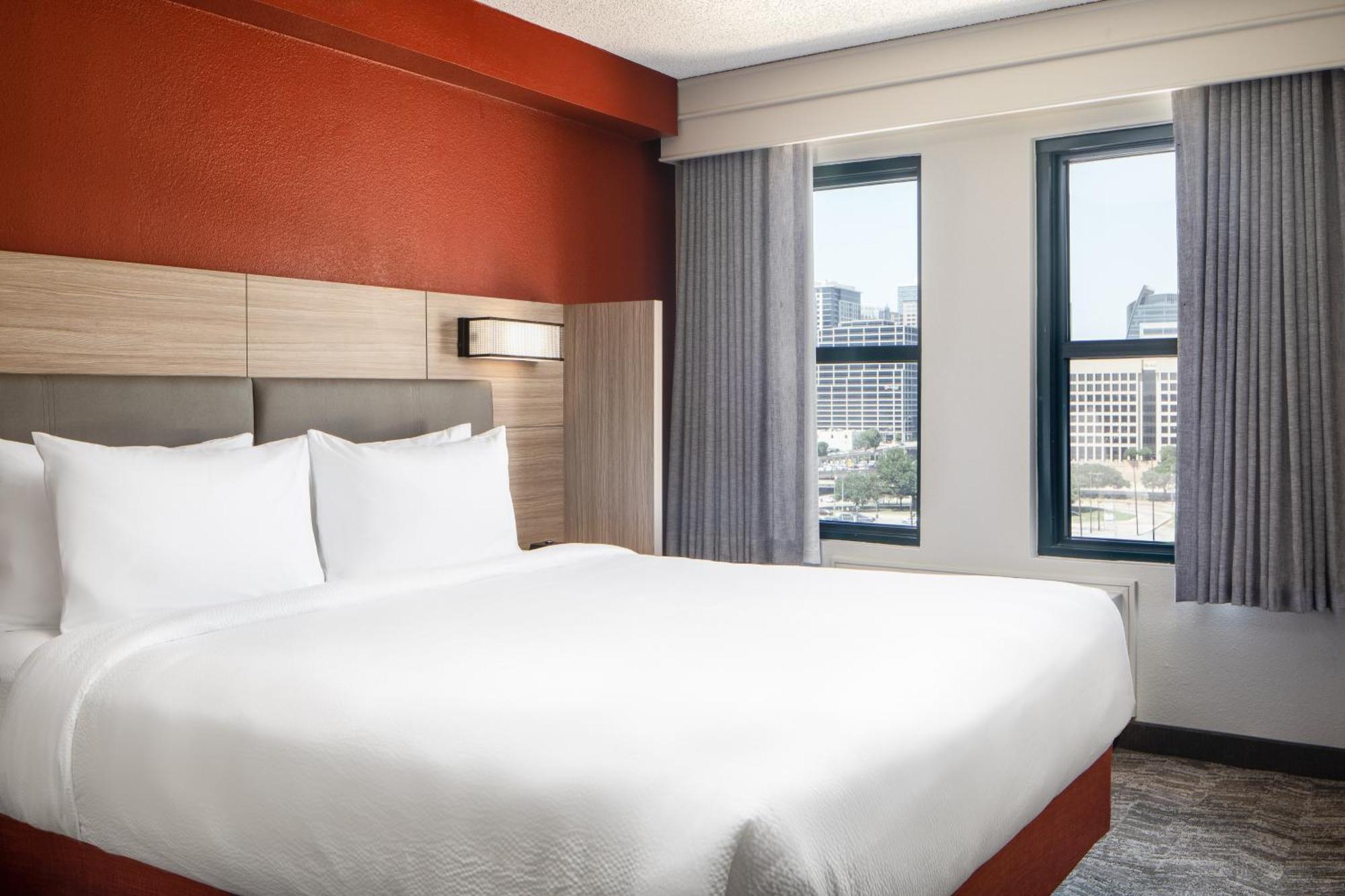 Springhill Suites By Marriott Dallas Downtown / West End Bagian luar foto