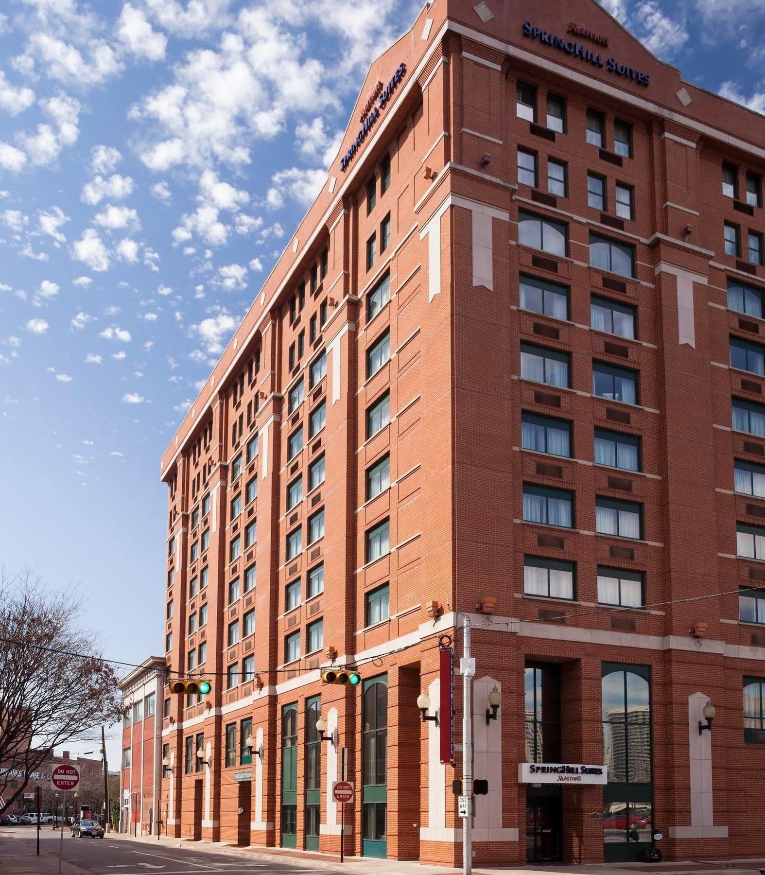 Springhill Suites By Marriott Dallas Downtown / West End Bagian luar foto